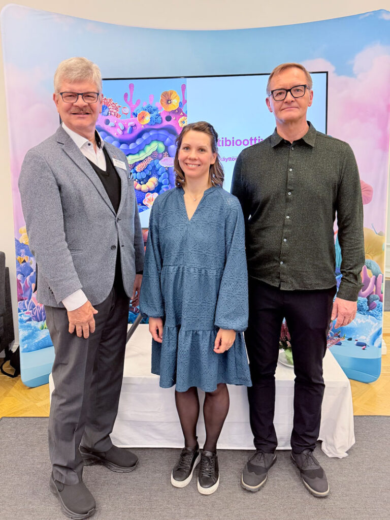 Pentti Huovinen, Julia Cuellar ja Reijo Laatikainen